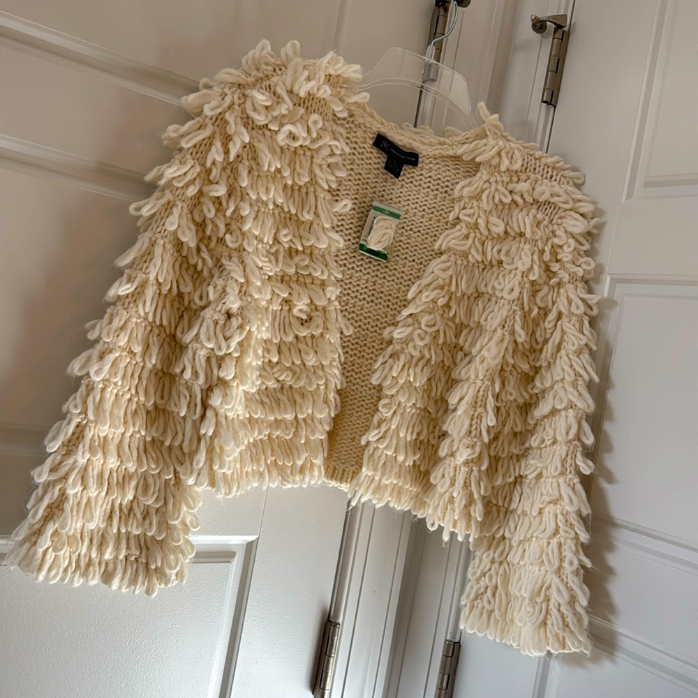 NWT BEAUTIFUL INC CROPPED SWEATER